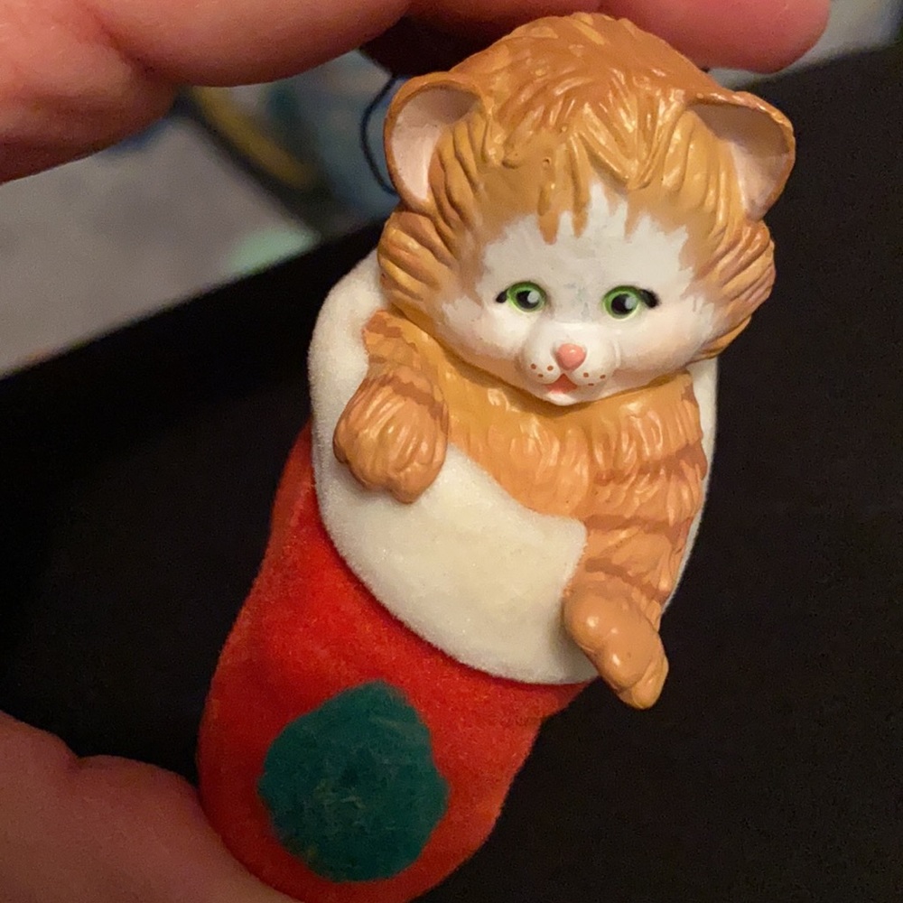 1989 Hallmark kitten ornament